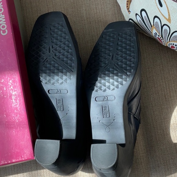 A2 by Aerosoles, like new condition - Picture 6 of 7